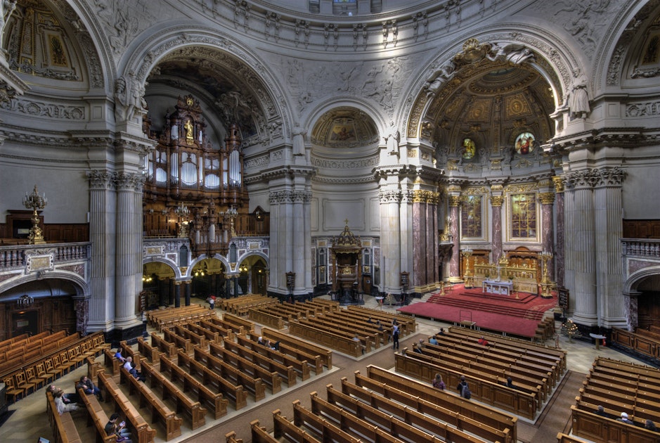 Berliner Dom: Zehnköpfige Gruppe stört Andacht mit antisemitischen Parolen