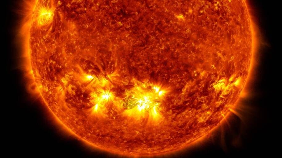 Ein Plasmaausbruch auf der Sonne.