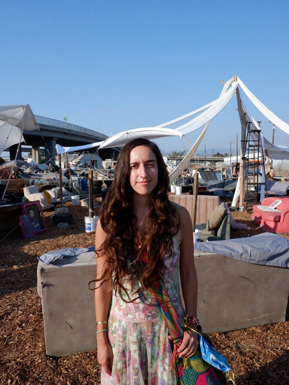 Die Designerin Annmarie Bustamente ist eine der Mitbegründerinnen von „Artists Building Communities“. 