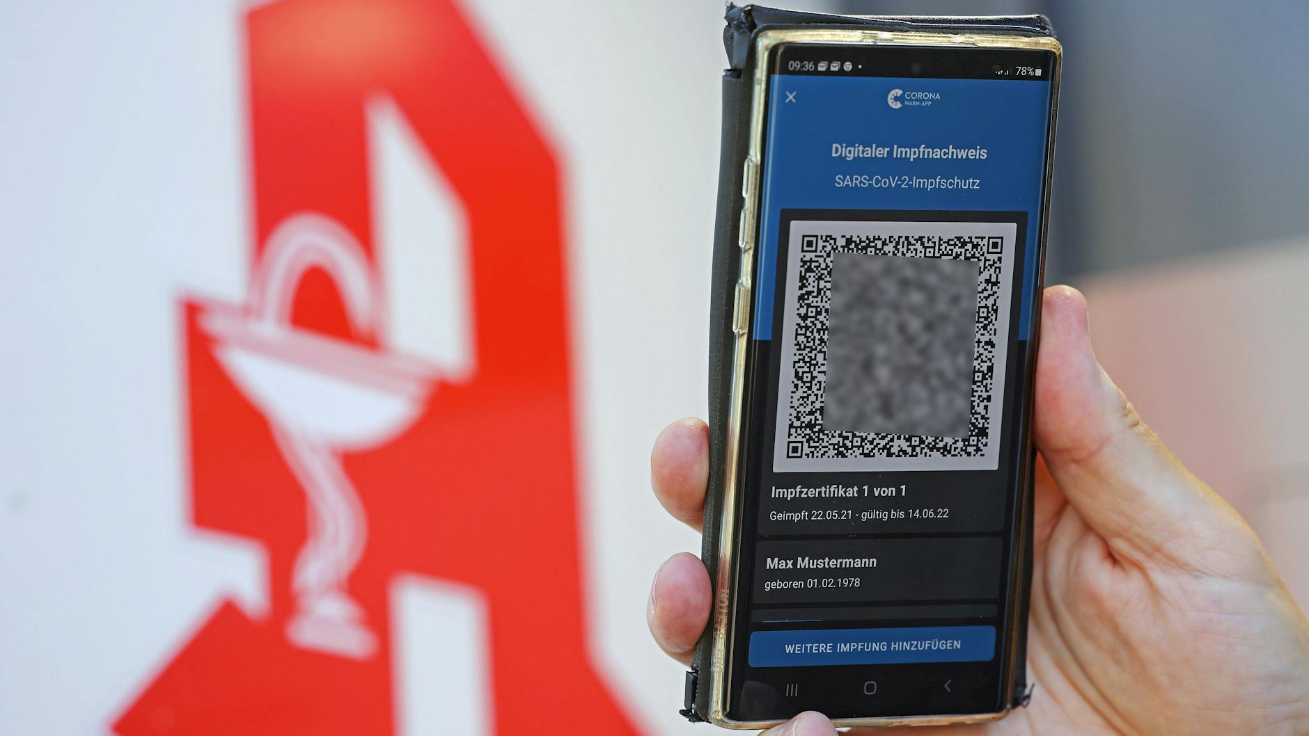 Die Vorlage eines gefälschten Impfnachweises in einer Apotheke ist nicht strafbar, entschied ein Gericht (Symbolbild).