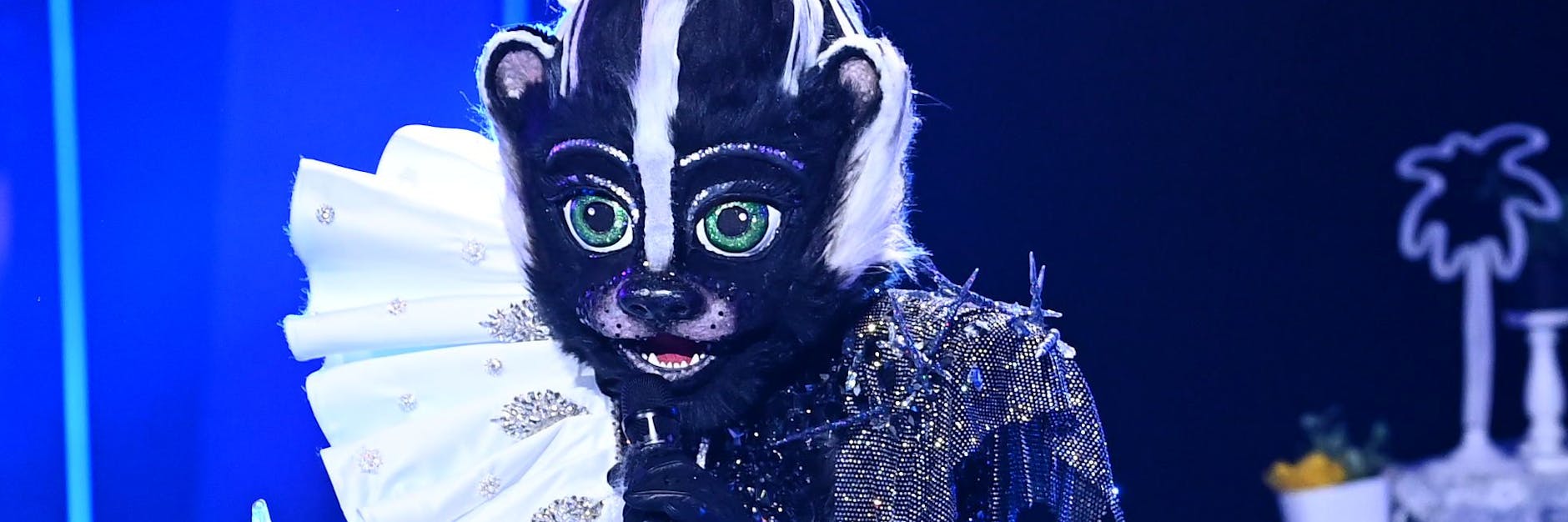 Welcher Promi steckt bei „The Masked Singer“ im Stinktier-Kostüm?