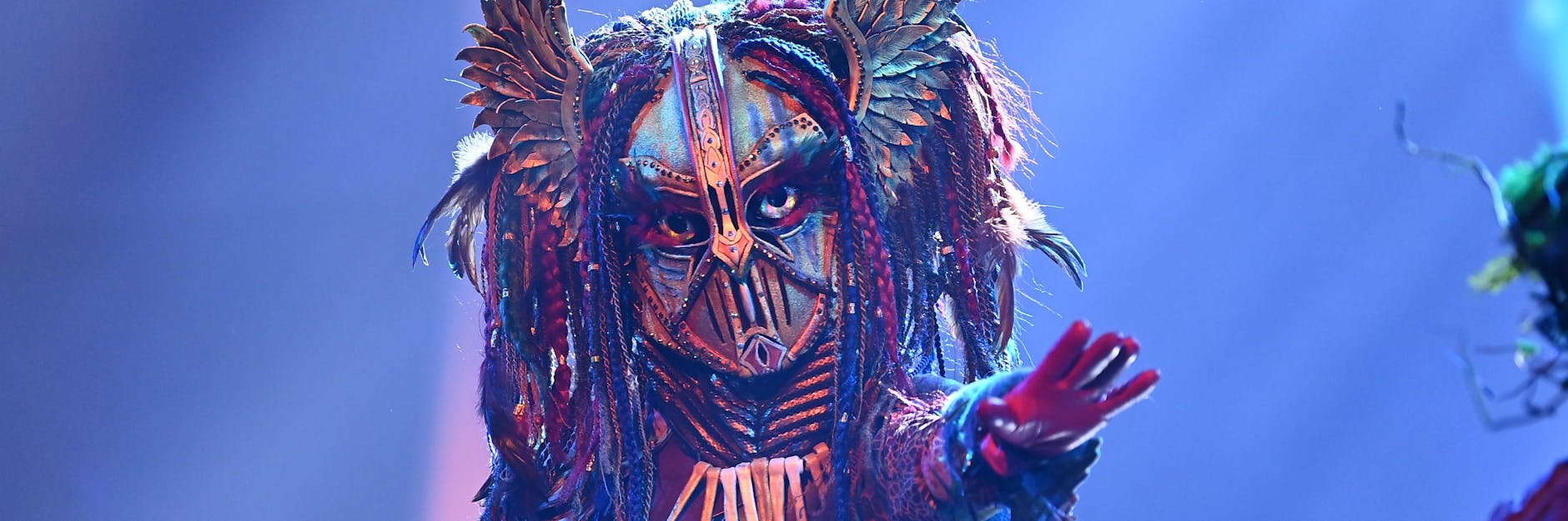 Millionen TV-Zuschauer sind sicher, dass Sängerin Christina Stürmer bei „The Masked Singer“ im Kostüm der Heldin steckt.