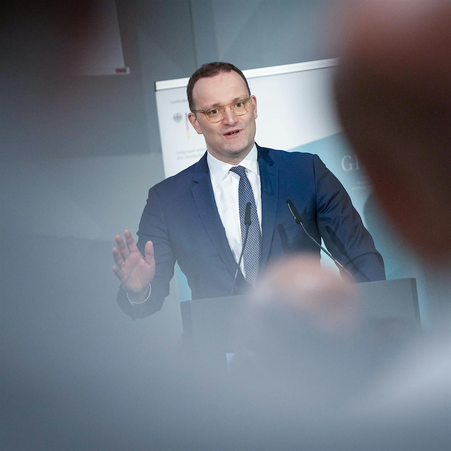Impfung: Ärzte sauer, weil Spahn Auffrischung für alle verspricht