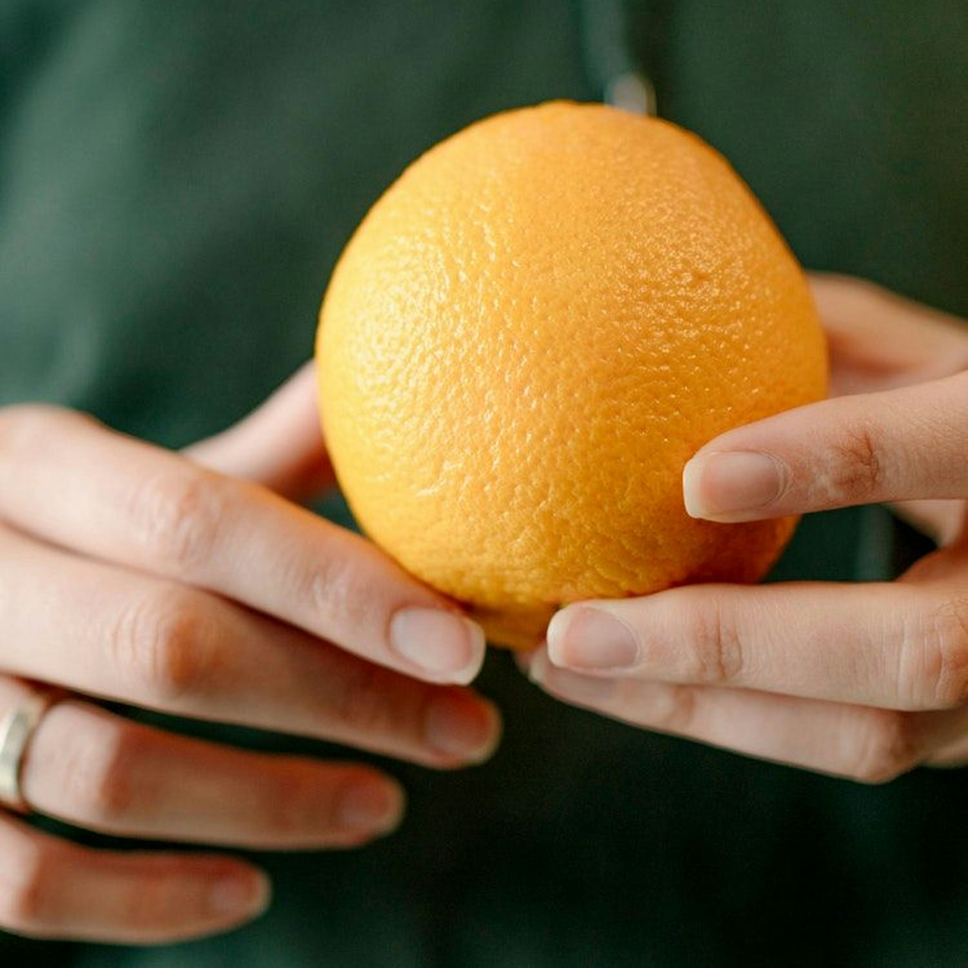 Eigentlich naheliegend, oder? Das Wort Apfelsine leitet sich von Apfel ab.