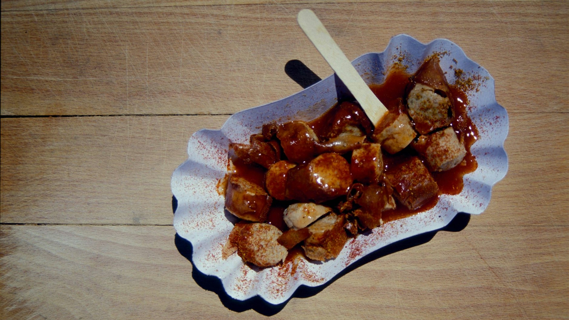 Beliebt und lecker: die gute alte Curywurst. imago/Steinach<br>