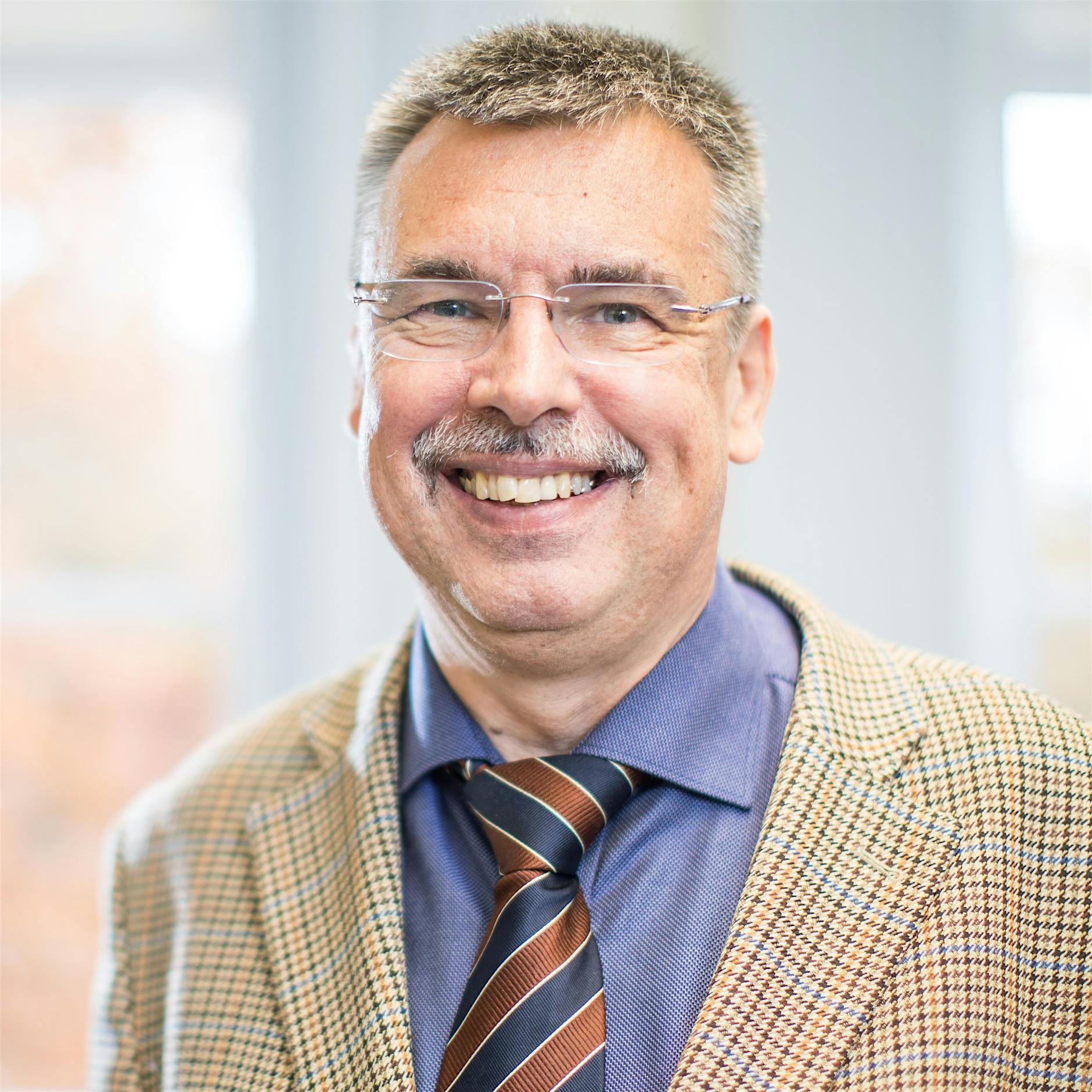 Virologe spricht sich für Corona-Impfpflicht bei Pflegekräften aus