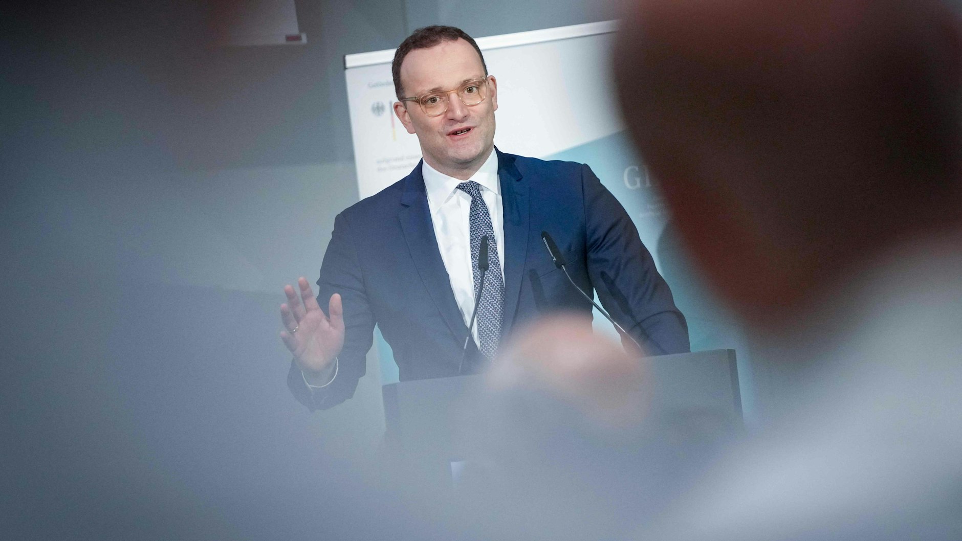 Spahn empfiehlt die Booster-Impfung für alle, hat aber die Rechnung ohne die Ärzte gemacht.&nbsp;