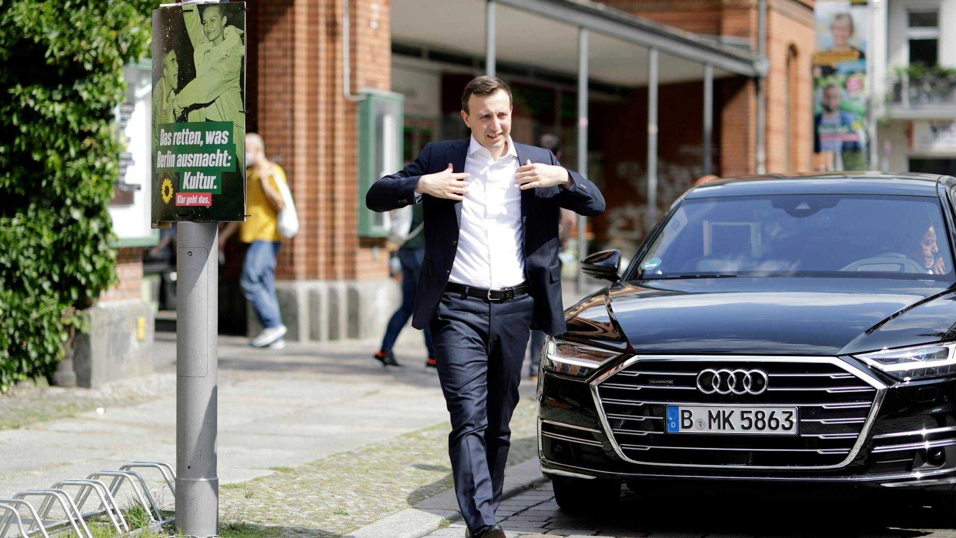 Überwiegend klimaschädliche Dienstwagen sind in Deutschland steuerlich attraktiv.