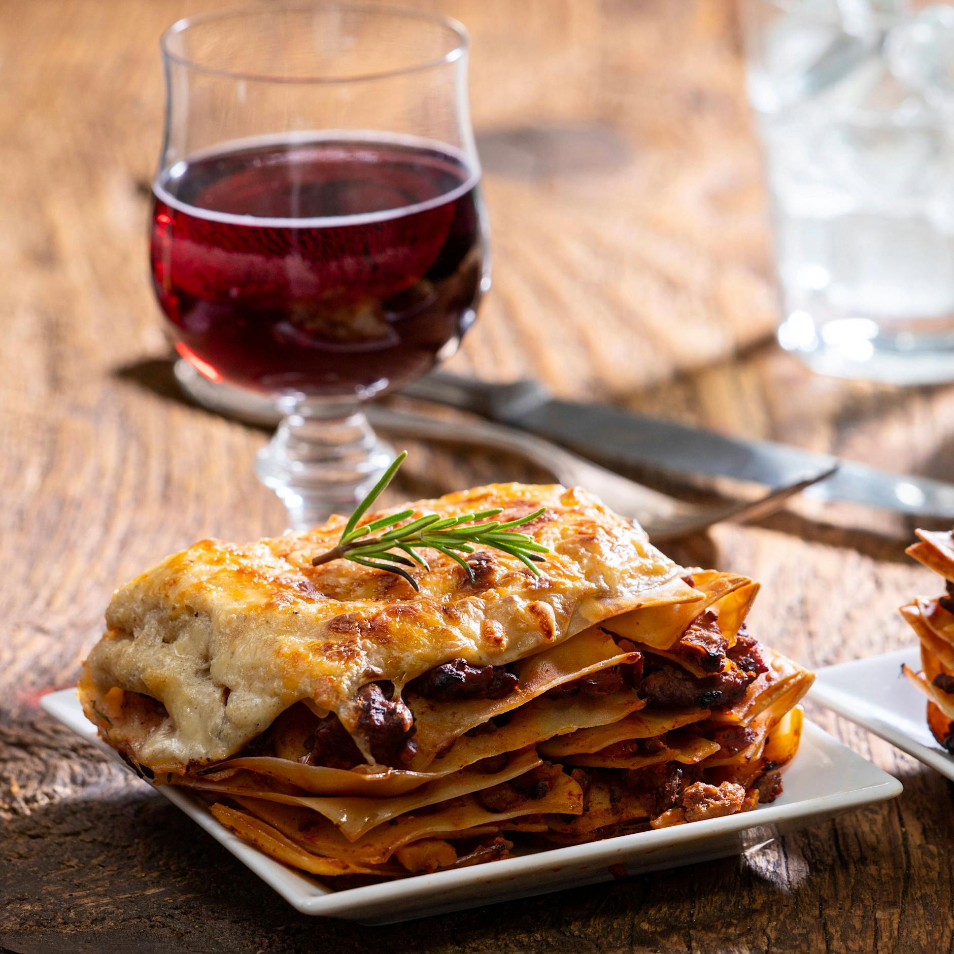 Rezept für Lasagne: Mit Bolognese schmeckt sie der ganzen Familie! So zaubern Sie die italienische Köstlichkeit in Nullkommanichts