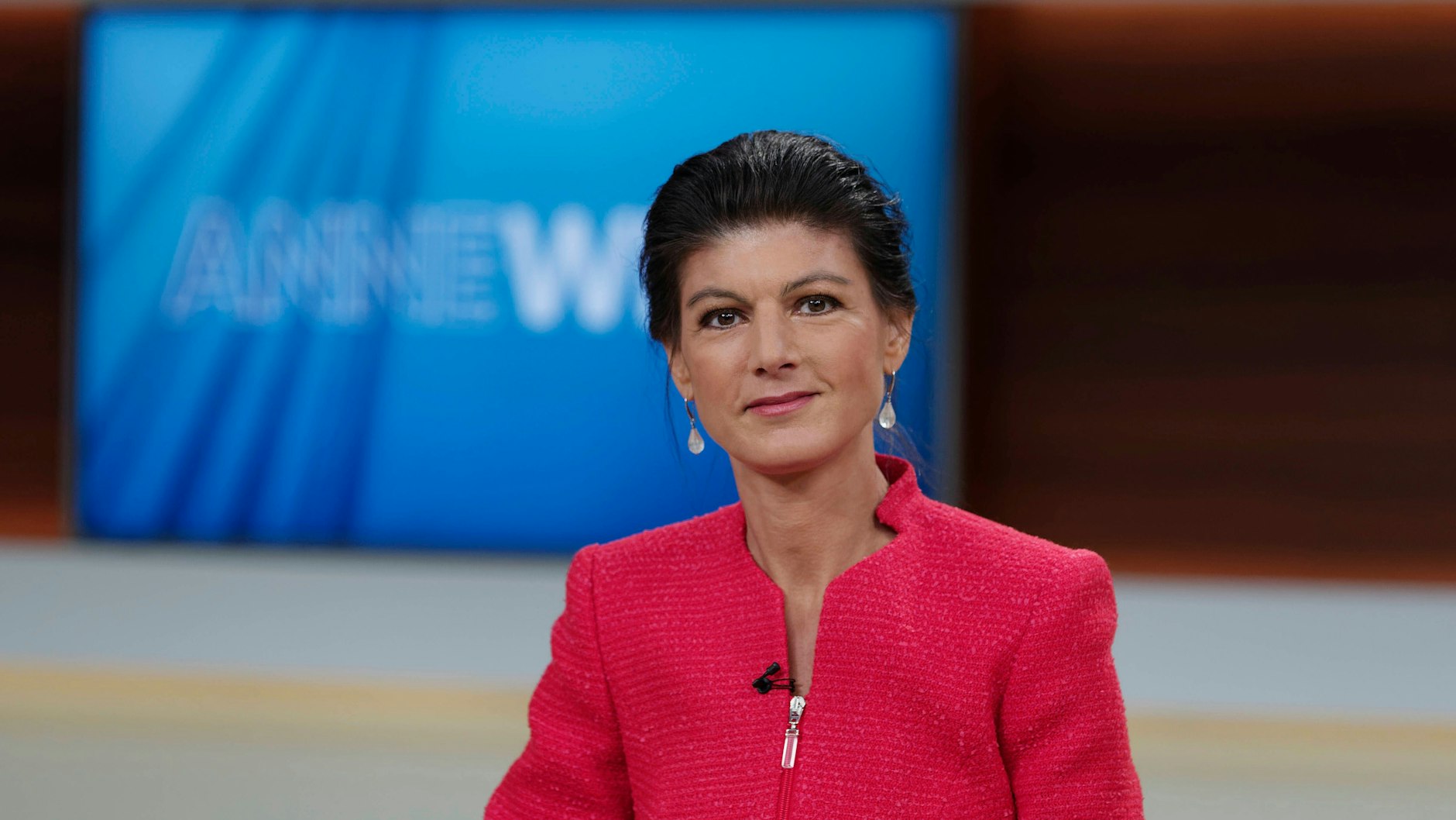 Die Aussagen von Sahra Wagenknecht bei Anne Will haben nicht nur bei ihrer eigenen Partei für Unverständnis gesorgt.