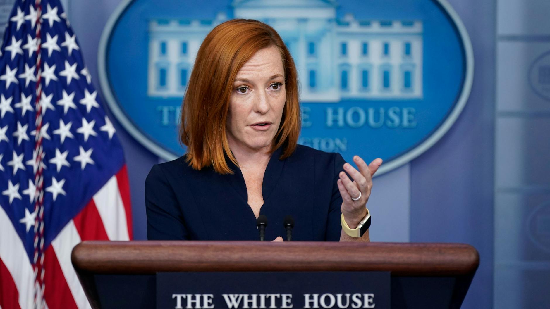 Angehöriger von Jen Psaki hatten sich mit dem Coronavirus infiziert (Archivbild). Am Sonntag bekam dann auch die Biden-Sprecherin ein positives Testergebnis.