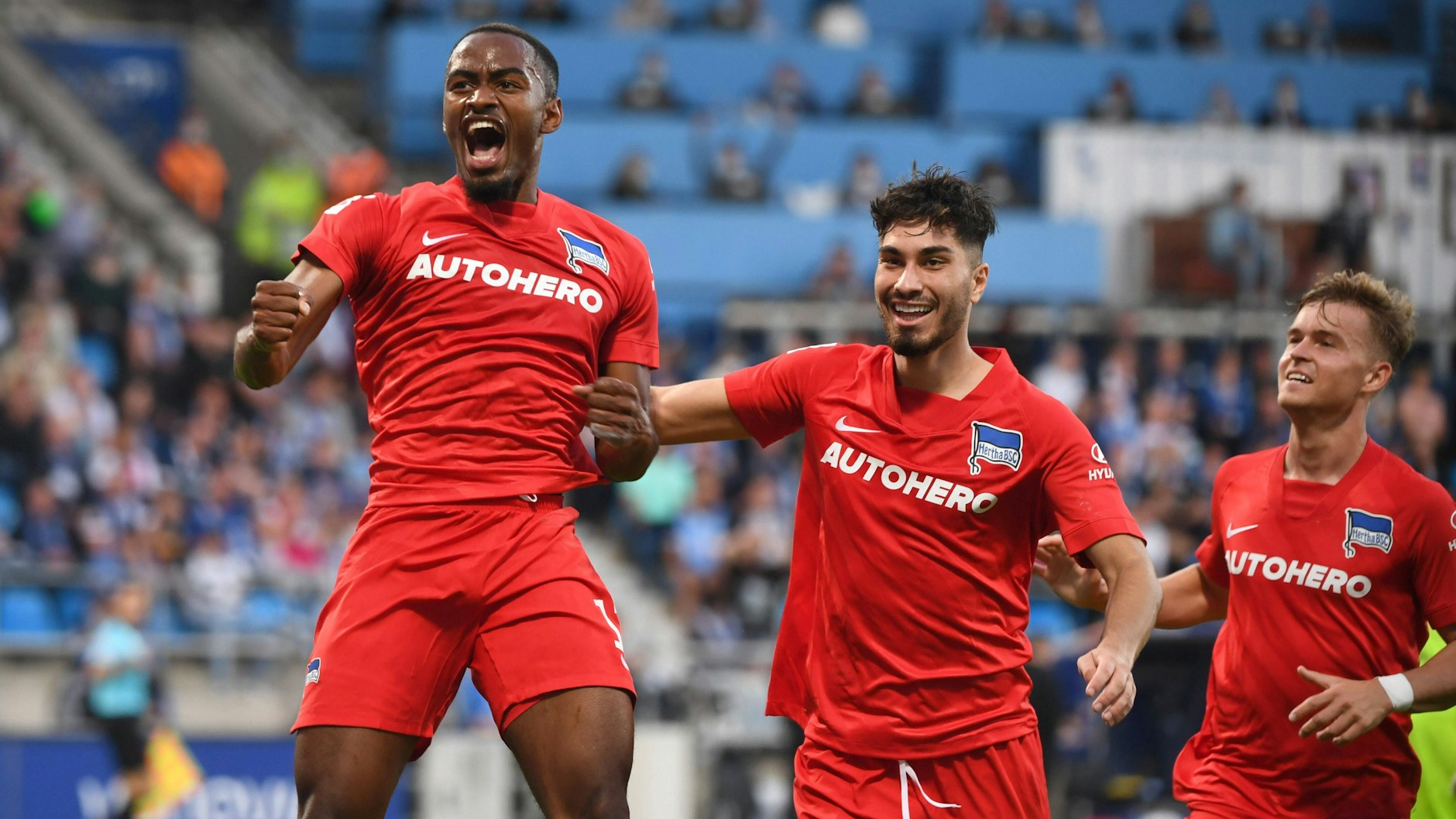 So wollen ihn die Hertha-Fans sehen: Myziane Maolida jubelt in Bochum über sein Tor. 