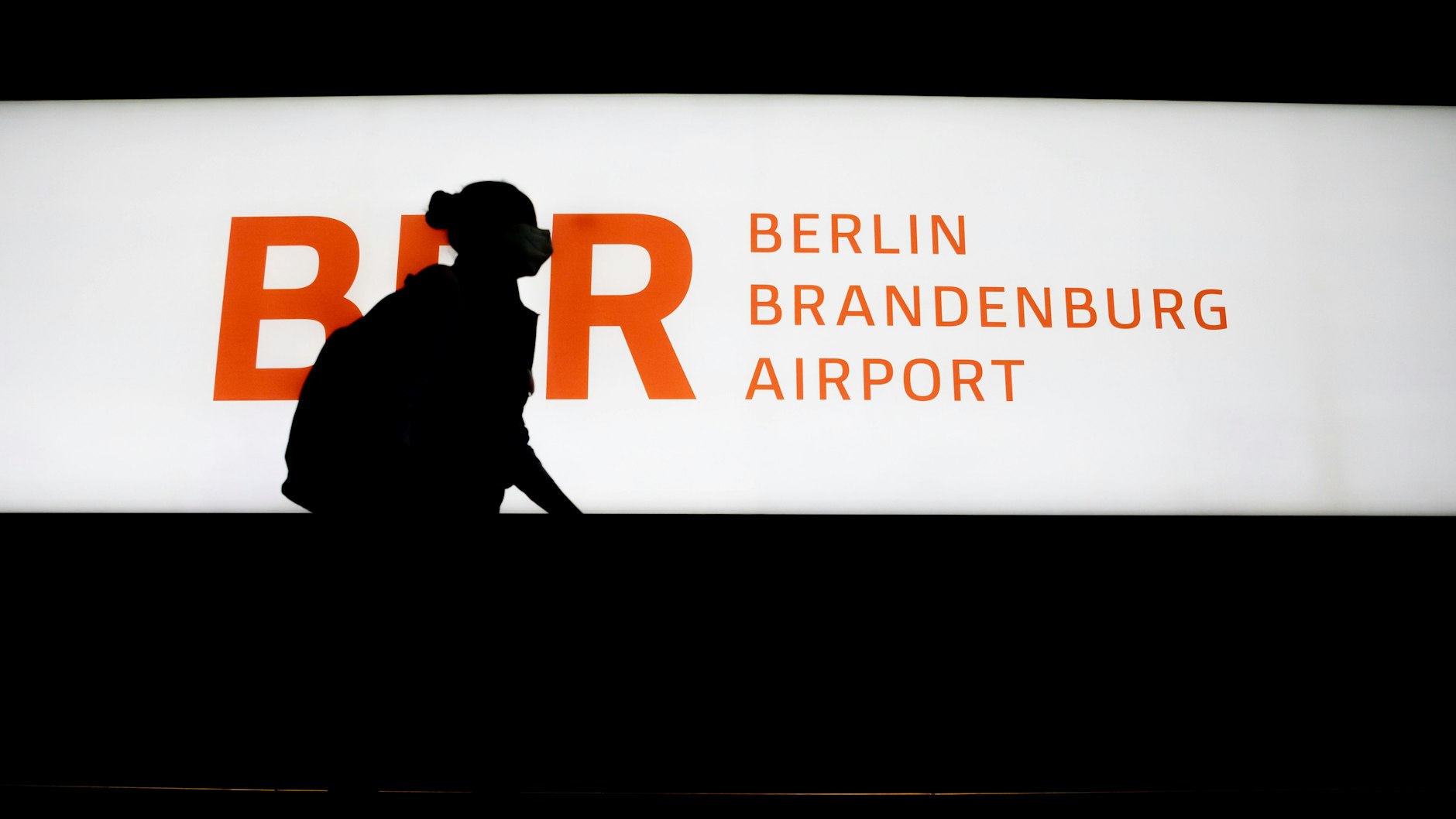 Flugreisende sollen das Wasser am BER-Terminal 1 nicht trinken (Symbolbild).