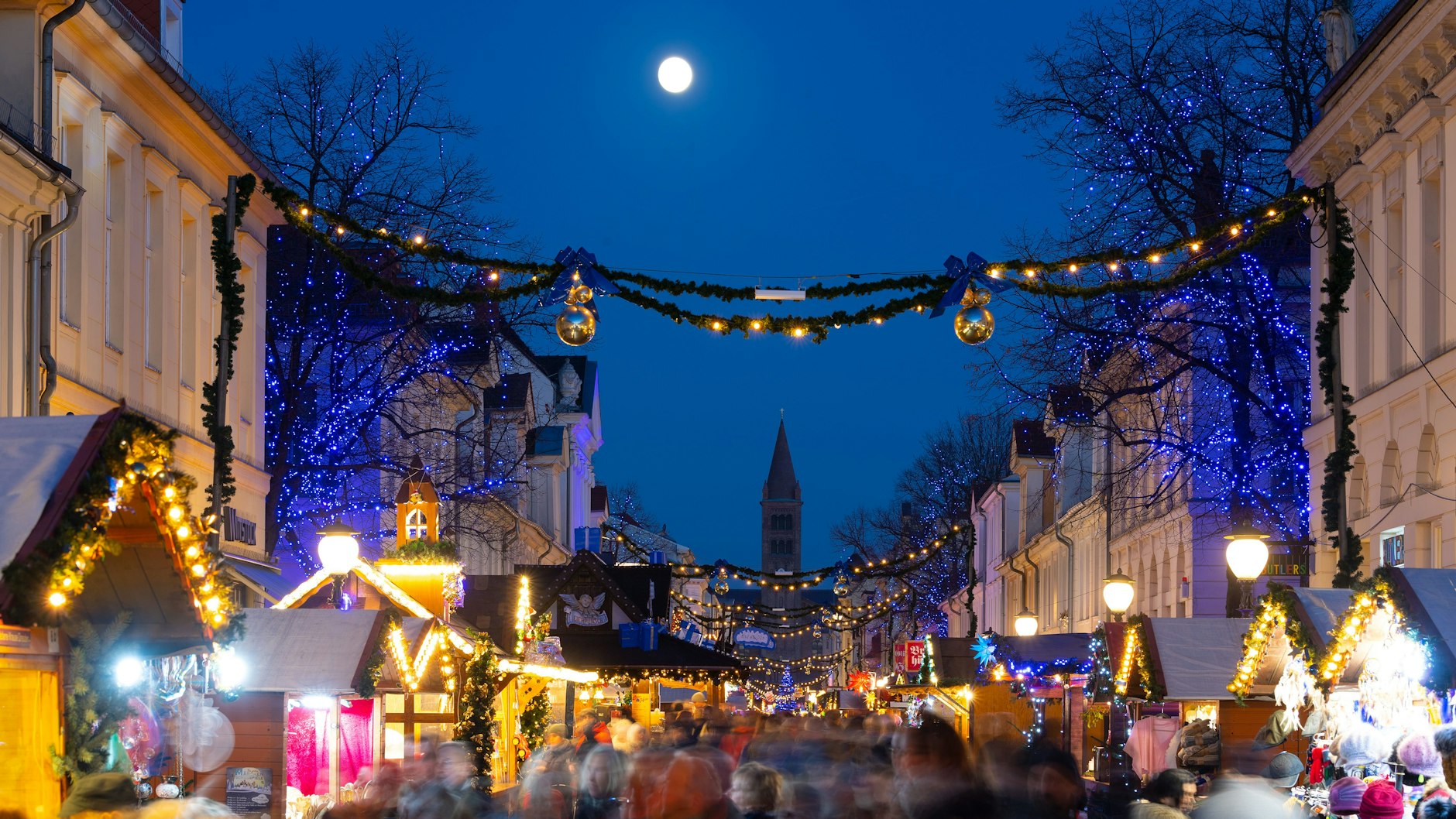 Der Weihnachtsmarkt „Blauer Lichterglanz“ in Potsdam (Archivbild)