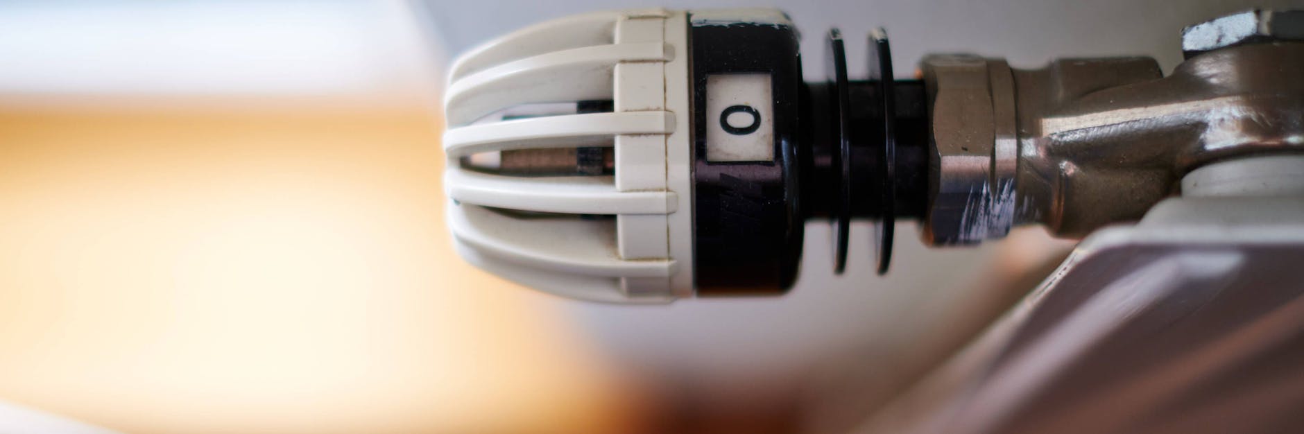 Bei den meisten Heizkörpern gibt es fünf Stufen, über welche die Raumtemperatur geregelt werden kann.