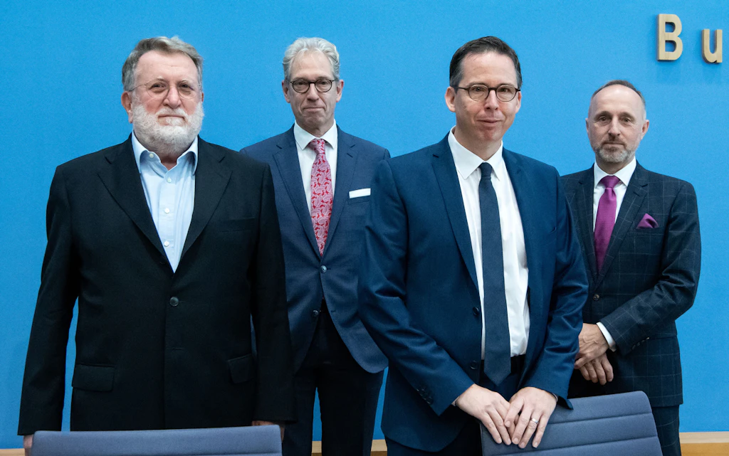 Wegen Corona-Panikmache: Experten kritisieren Gesundheitsminister Spahn