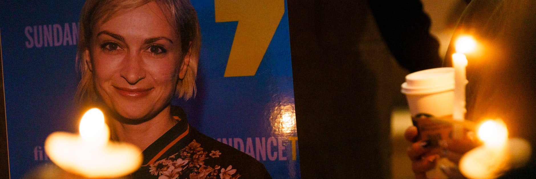 Trauer um Halyna Hutchins (42). Die Kamerafrau wurde von Hollywood-Star Alec Baldwin erschossen, in seiner Film-Pistole war scharfe Munition.