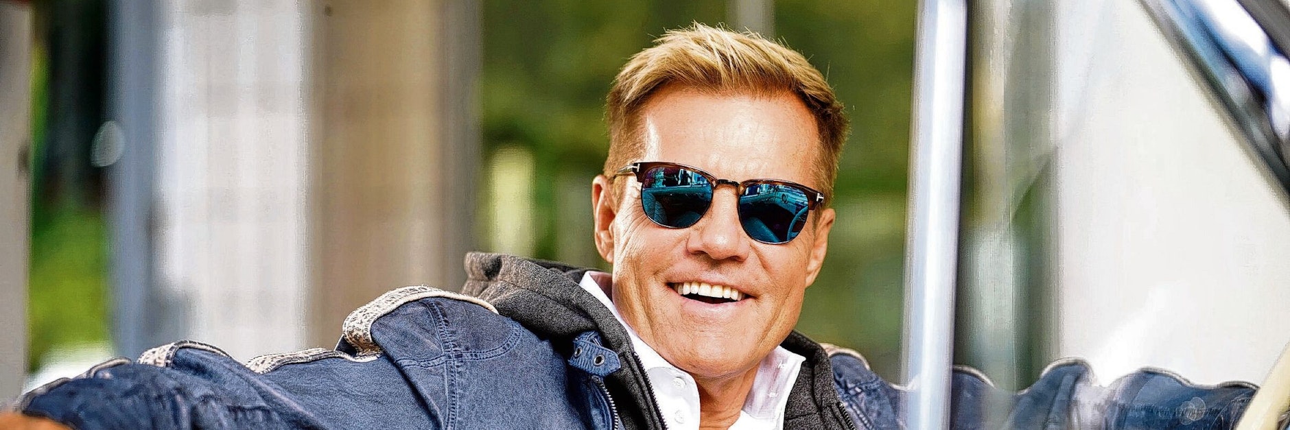Dieter Bohlen sitzt zwar nicht mehr in den Jurys von „Deutschland sucht den Superstar“ und „Das Supertalent“ - für seine Fans ist der Pop-Titan trotzdem eine Legende. Über ihn gibt es sogar die Doku „Absolut Dieter Bohlen“.