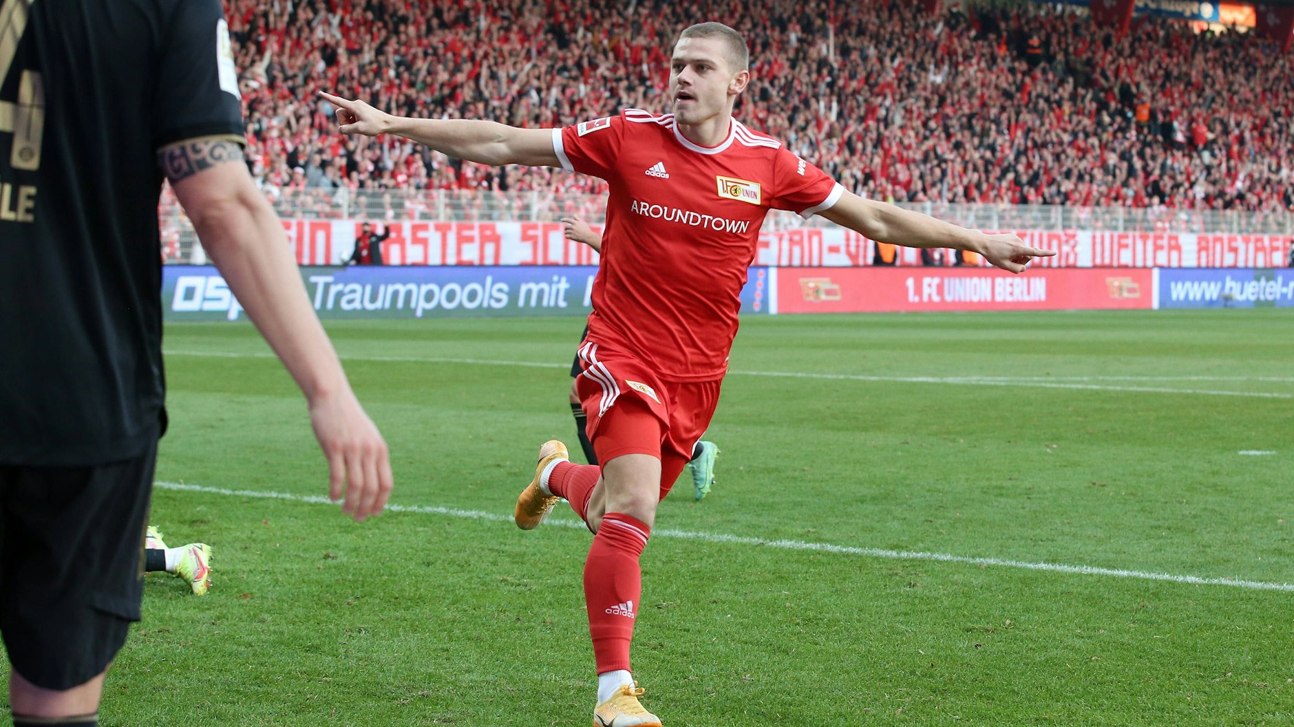 Julian Ryerson brauchte nach seiner Einwechslung nur 24 Sekunden für seinen Anschlusstreffer zum 2:4 gegen den FC Bayern.&nbsp;