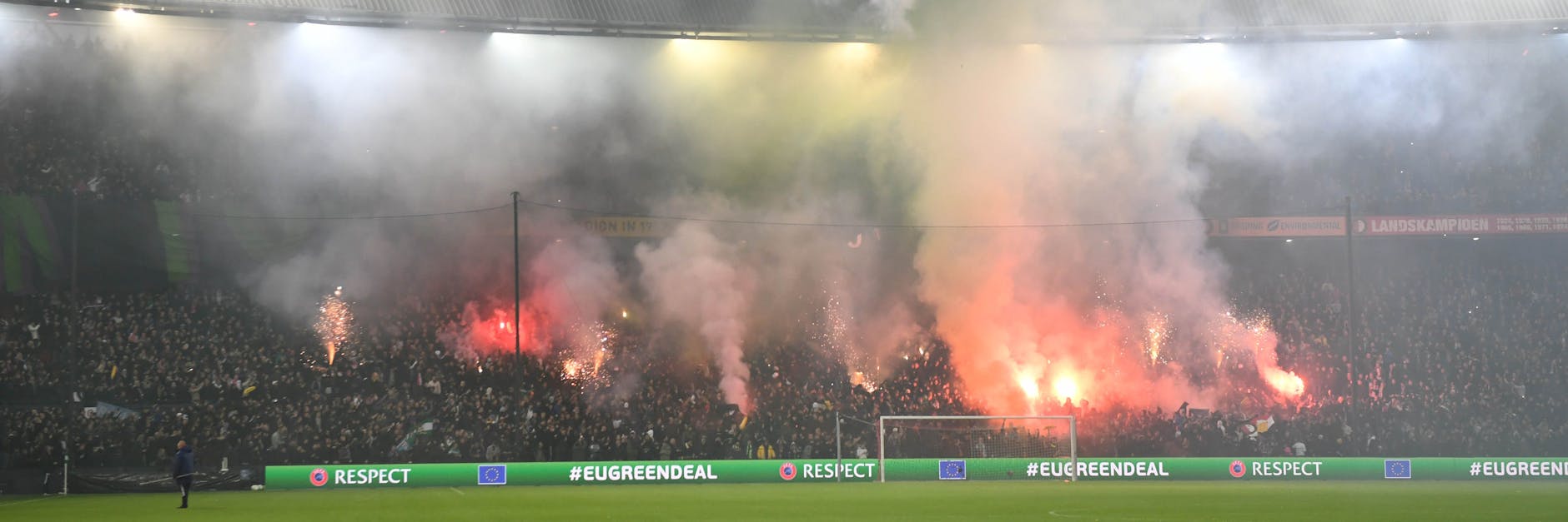 Im Stadion sorgten die Fans von Feyenoord beim Hinspiel für Europapokal-Stimmung. Rund um das Spiel erlebten dafür viele Union-Fans Gewalt.