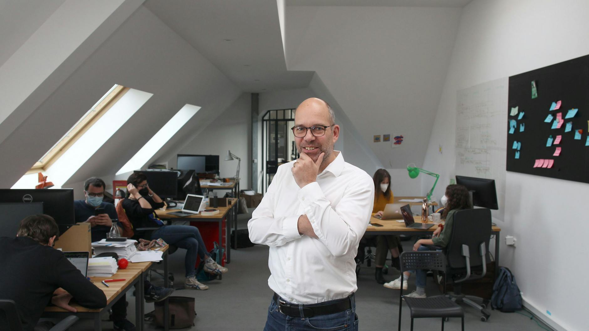 Start-up-Gründer Markus Dahlem in seiner Kreuzberger Firma: Er lässt gerade prüfen, Facebook abzumahnen.