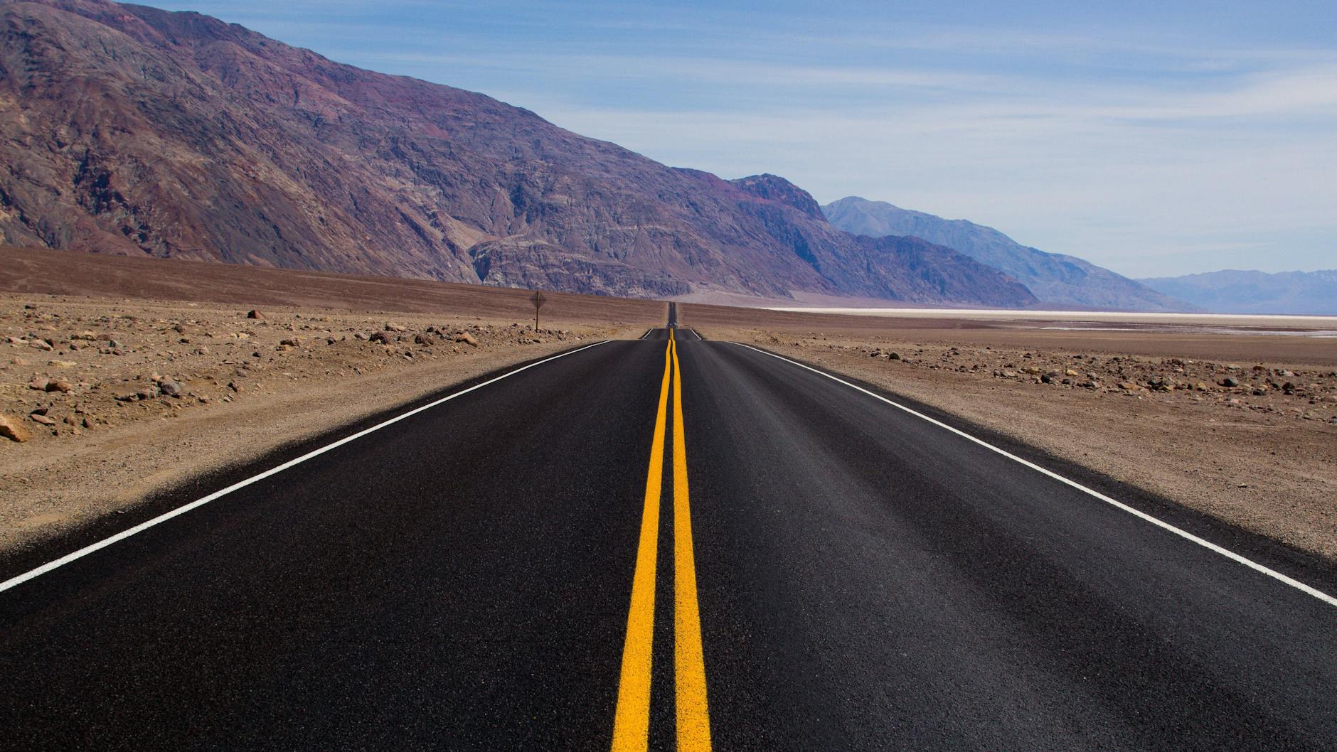Von November an dürfen geimpfte Urlauber wieder in die USA einreisen. Die Preise für Roadtrips mit Mietwagen und Wohnmobilen sind jedoch drastisch gestiegen (Symbolbild).