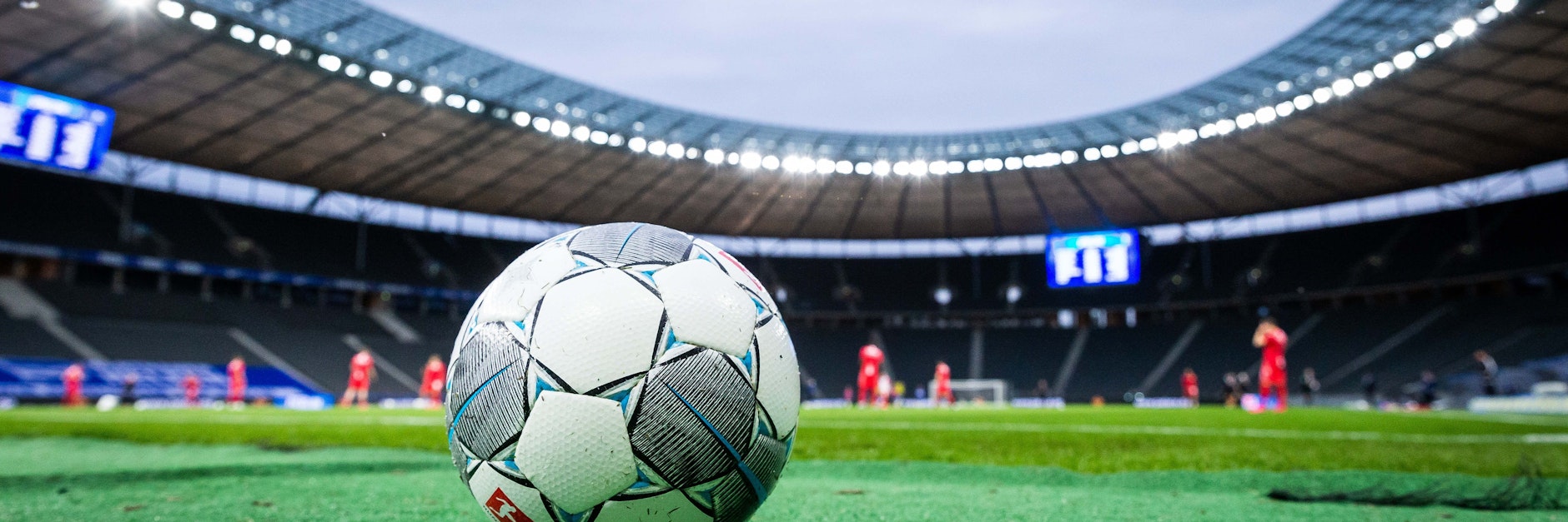 Wenn der Ball im Pokal-Achtelfinale zwischen Hertha BSC und dem 1. FC Union rollt, können die Fans live im Free-TV dabei sein.&nbsp;