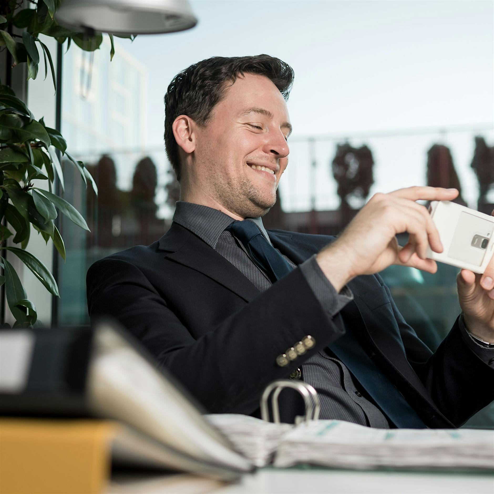 Surfen, shoppen, schwatzen: Wie viel Privates ist am Arbeitsplatz erlaubt?