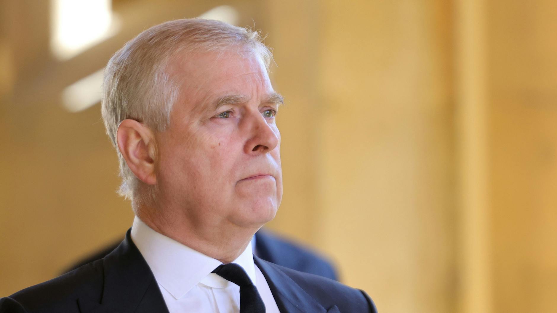 Prinz Andrew steht im Rechtsstreit mit einer Amerikanerin, die ihm vorwirft, sie als Minderjährige sexuell missbraucht zu haben (Archivbild).