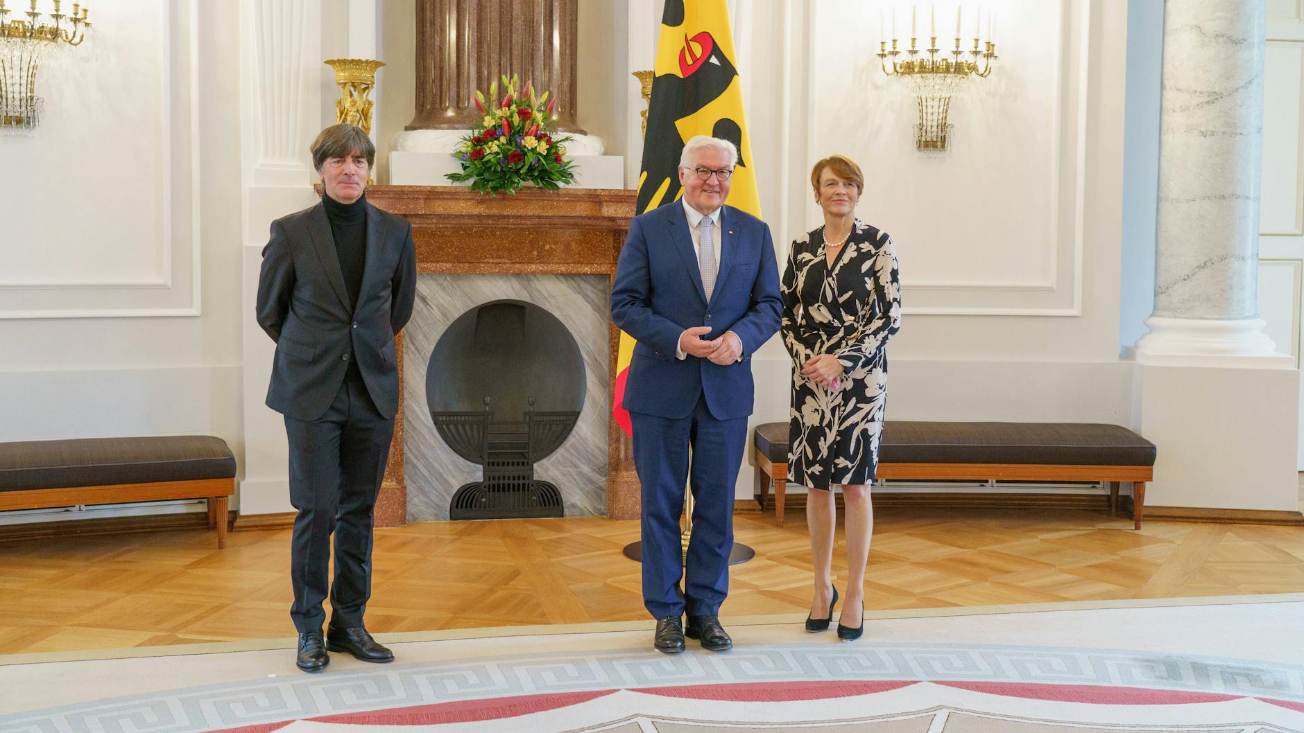 Joachim Löw (links) beim Empfang des Bundespräsidenten&nbsp;
