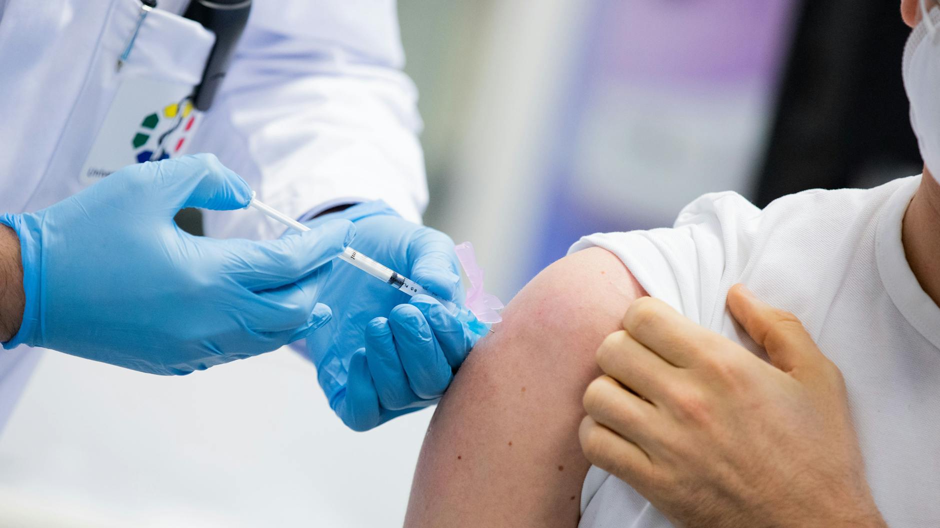 Politiker fordern mehr Einschränkungen für Menschen, die sich nicht immunisieren lassen wollen.
