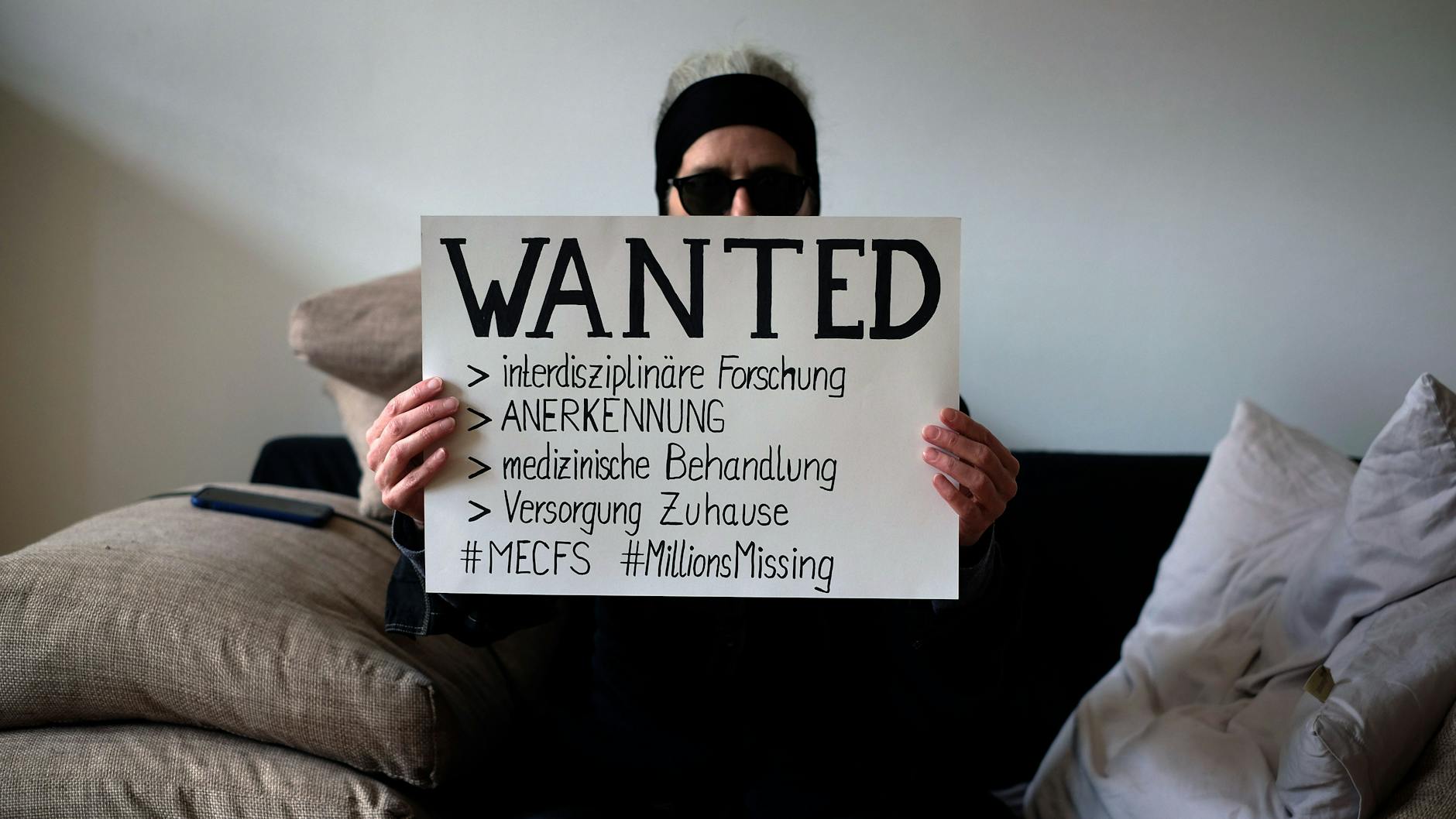 Eine Berliner ME/CFS-Kranke, die seit langem ihre Wohnung nicht mehr verlassen kann, hat aufgeschrieben, was sich Betroffene erhoffen.