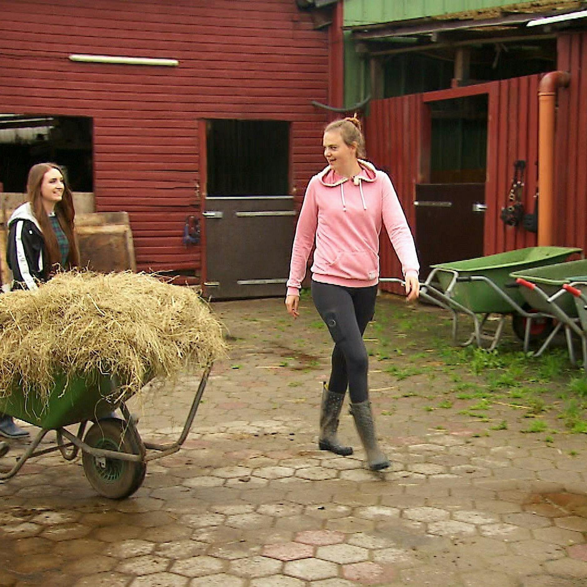 Krasse Sprüche von Pferdewirtin Lara bei „Bauer sucht Frau“: Mieses Spiel mit den Gefühlen der Frauen