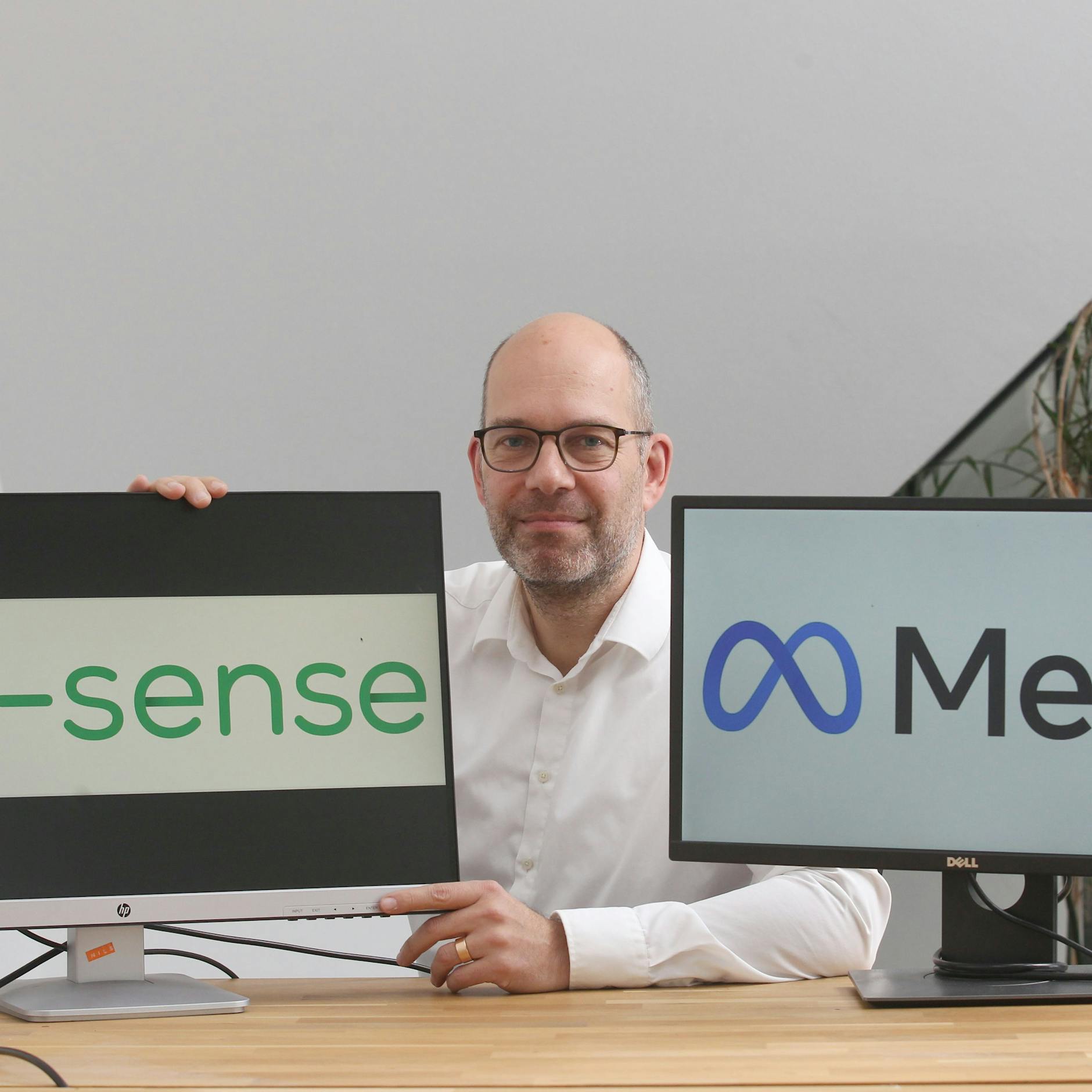 Wegen Meta-Logo: Berliner Firma will Facebook abmahnen