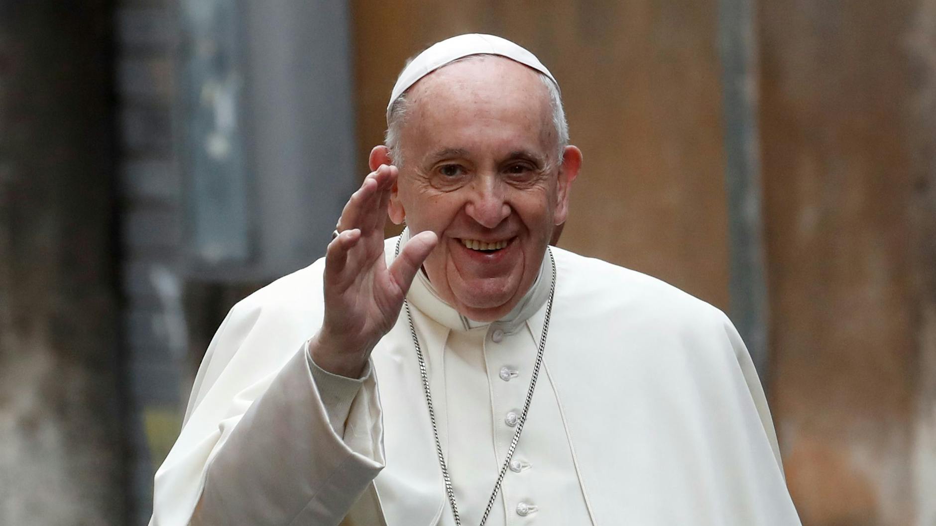 Papst Franziskus betont immer wieder, dass Frauen eine größere Rolle in der katholischen Kirche spielen sollen (Archivbild).