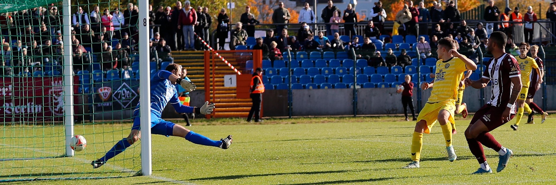 Und drin! Darryl Geurts kommt beim BFC immer besser in die Gänge, erzielt eines seiner beiden Tore gegen Auerbach.