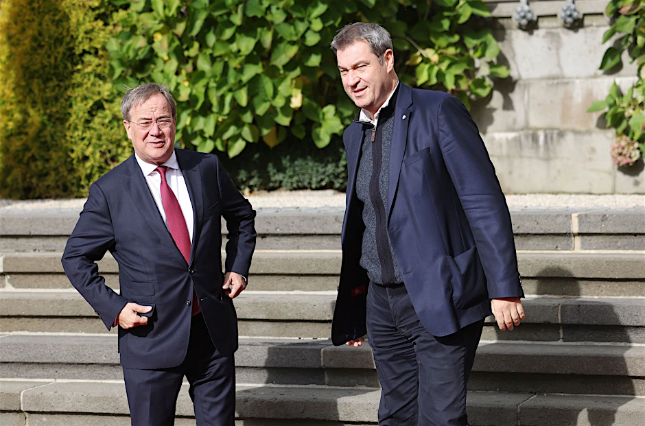 CDU-Chef Armin Laschet und Bayerns Ministerpräsident Markus Söder (CSU) haben versucht, bei Terminen die Spannungen zwischen ihnen zu verbergen.&nbsp;