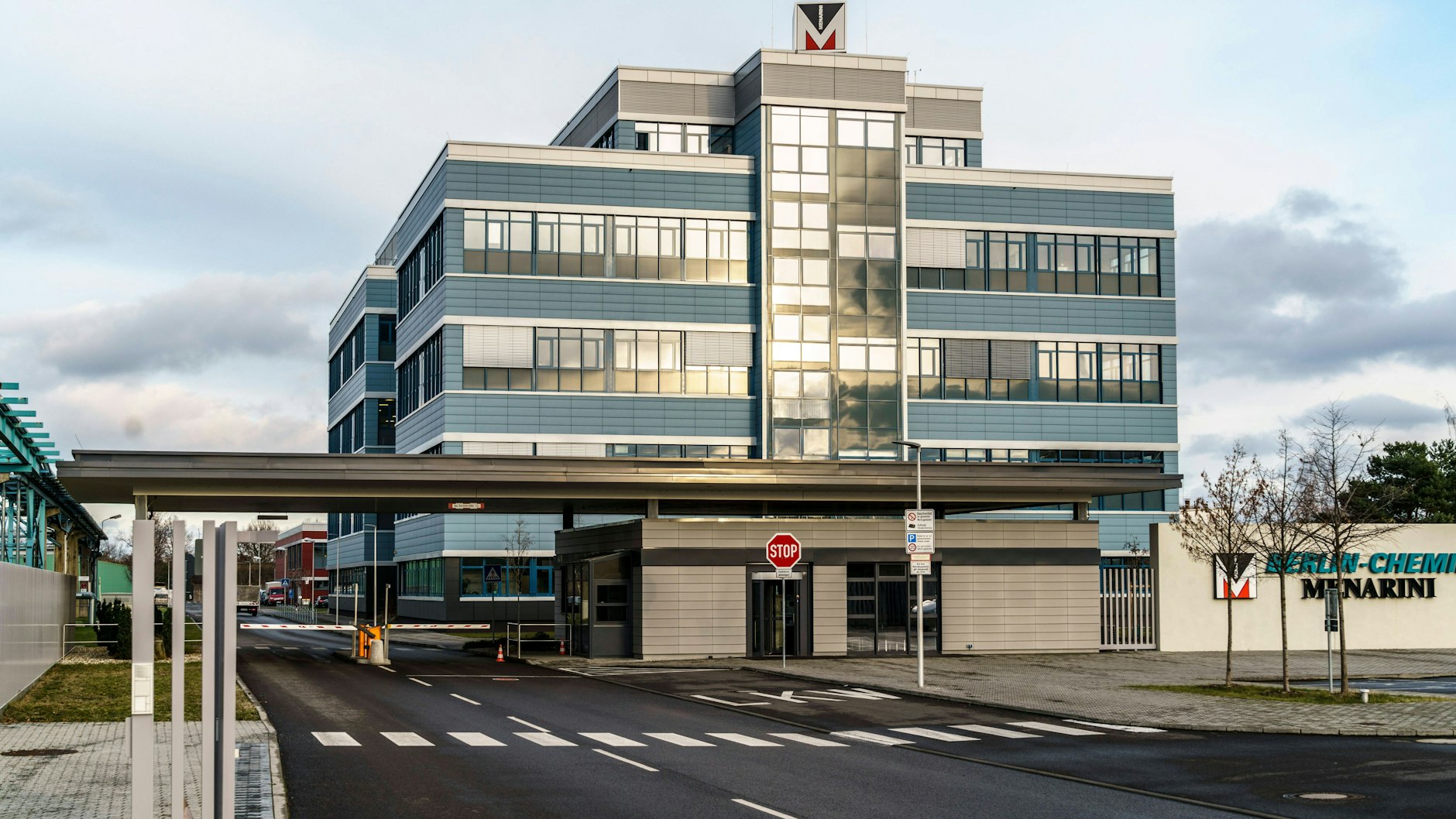 Berlin-Chemie in Adlershof hat die Wendezeiten überlebt. Der einstige VEB ist seit 1992 Teil des italienischen Pharmakonzerns Menarini, gehört mit zu den wichtigen Medizinherstellern in Deutschland.