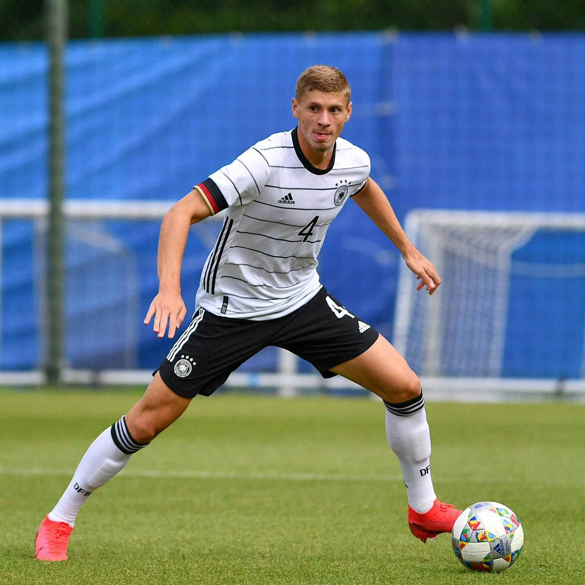 Marton Dardai (19) feiert Debüt in Deutschlands U21