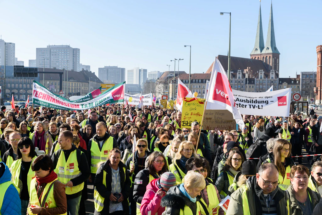 Berlin: GEW ruft Beschäftigte an Kitas und Schulen zu Warnstreik auf