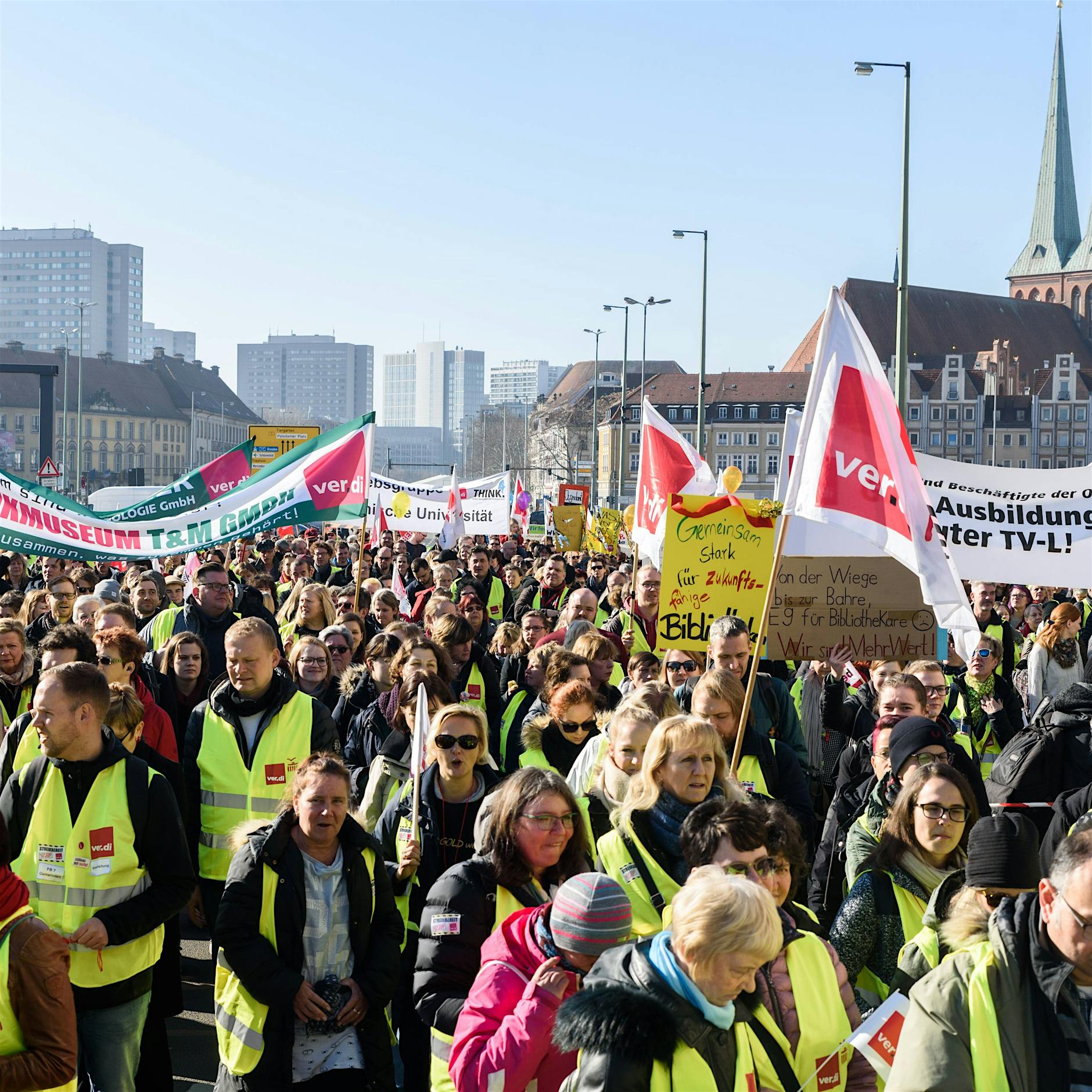 Berlin: GEW ruft Beschäftigte an Kitas und Schulen zu Warnstreik auf