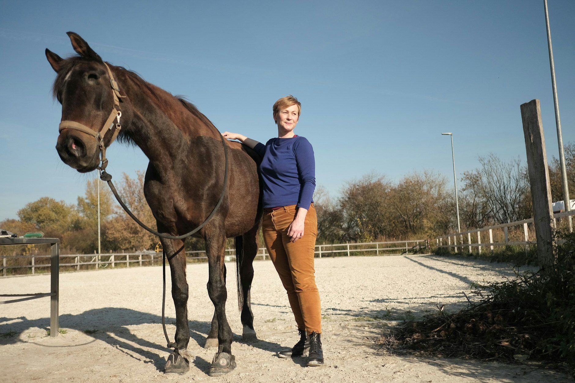 Cordelia Koch (Grüne) und ihr blindes Pferd Hexe.