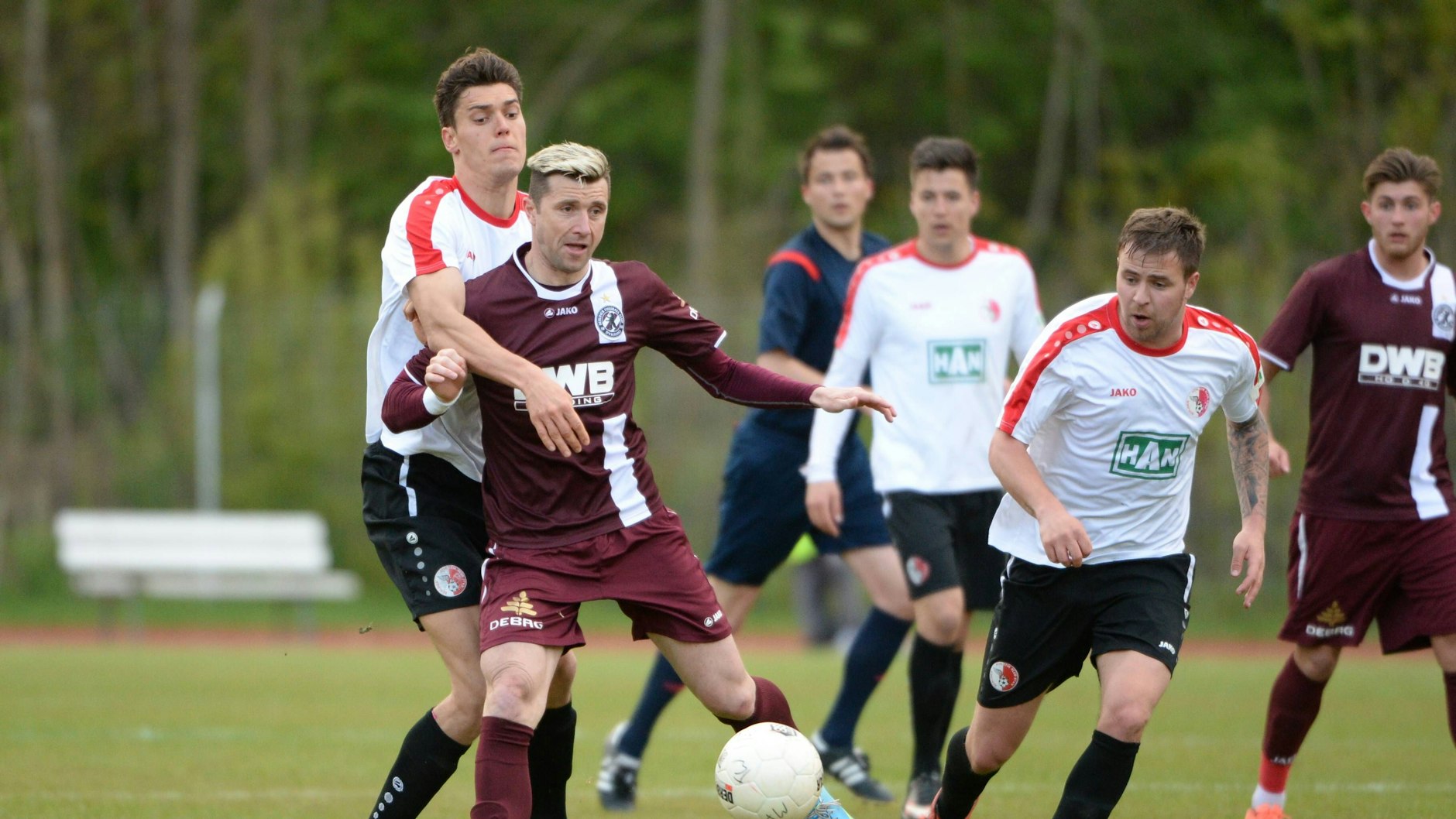 Myroslav Slavov (l.) im Trikot des BAK. Hier im Zweikampf mit dem Berliner Fußball-Urgestein Björn Brunnemann.