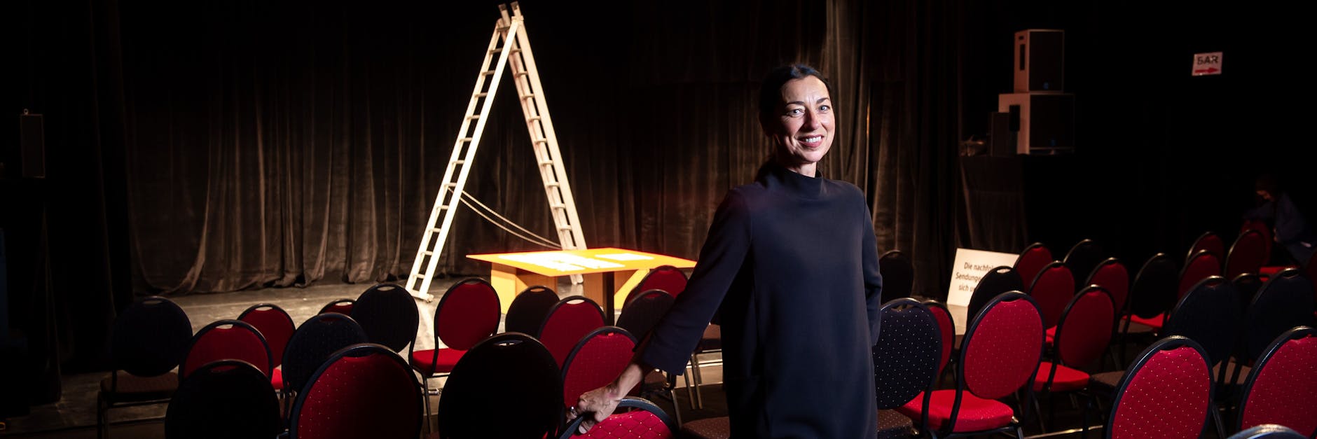 Einst lief von hier aus die „Aktuelle Kamera“, jetzt wird wieder Theater gespielt. Leiterin Kathrin Schülein im Saal. <br>