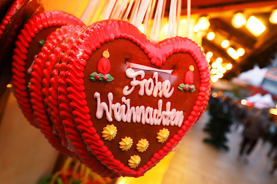 Lebkuchenherzen auf einem Berliner Weihnachtsmarkt (Archivbild)