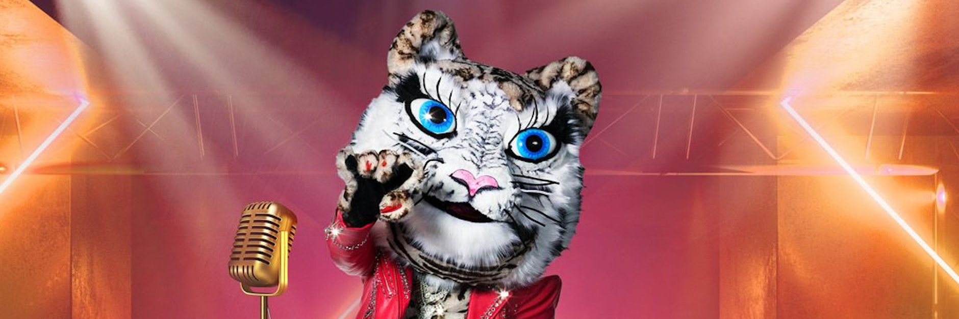 „The Masked Singer“: Der Tiger ist eine Werbefigur für den Pudding-Hersteller Ehrmann, tritt in einer Online-Show auf.