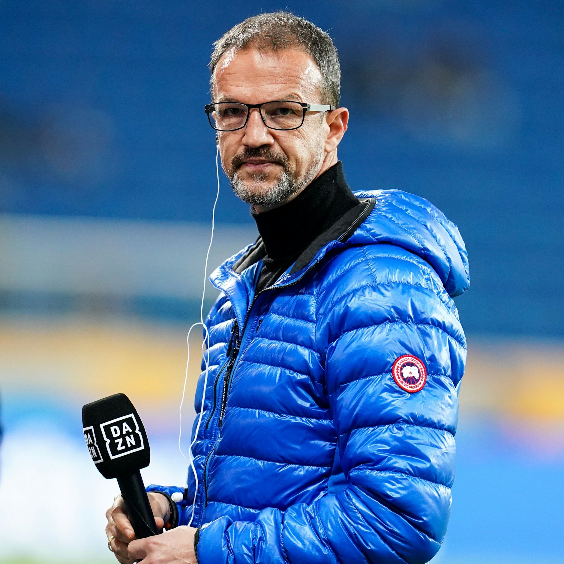 Fredi Bobic hofft, dass der Rasen gegen Leverkusen bundesligatauglich ist.