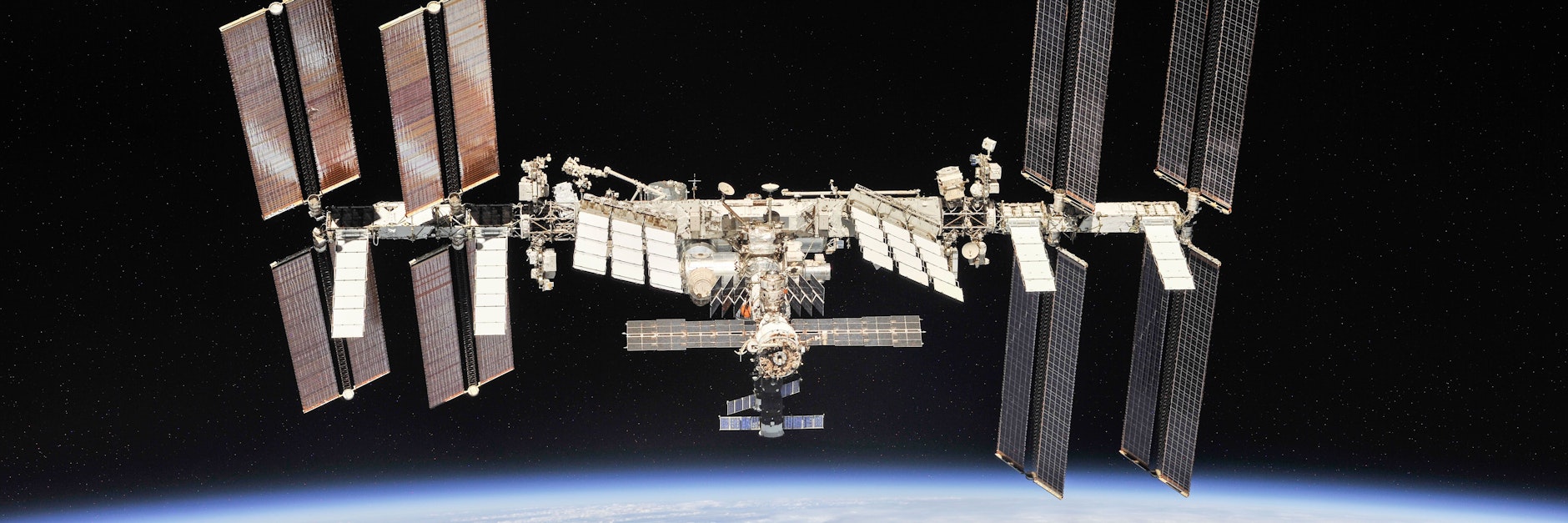 Auf der Internationalen Raumstation (ISS) steht ein Wachwechsel an.