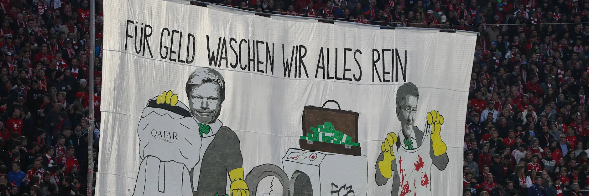 Vorstandsboss Oliver Kahn und Präsident Herbert Hainer wurden wegen der Geschäfte mit Katar deftig aufs Korn genommen.