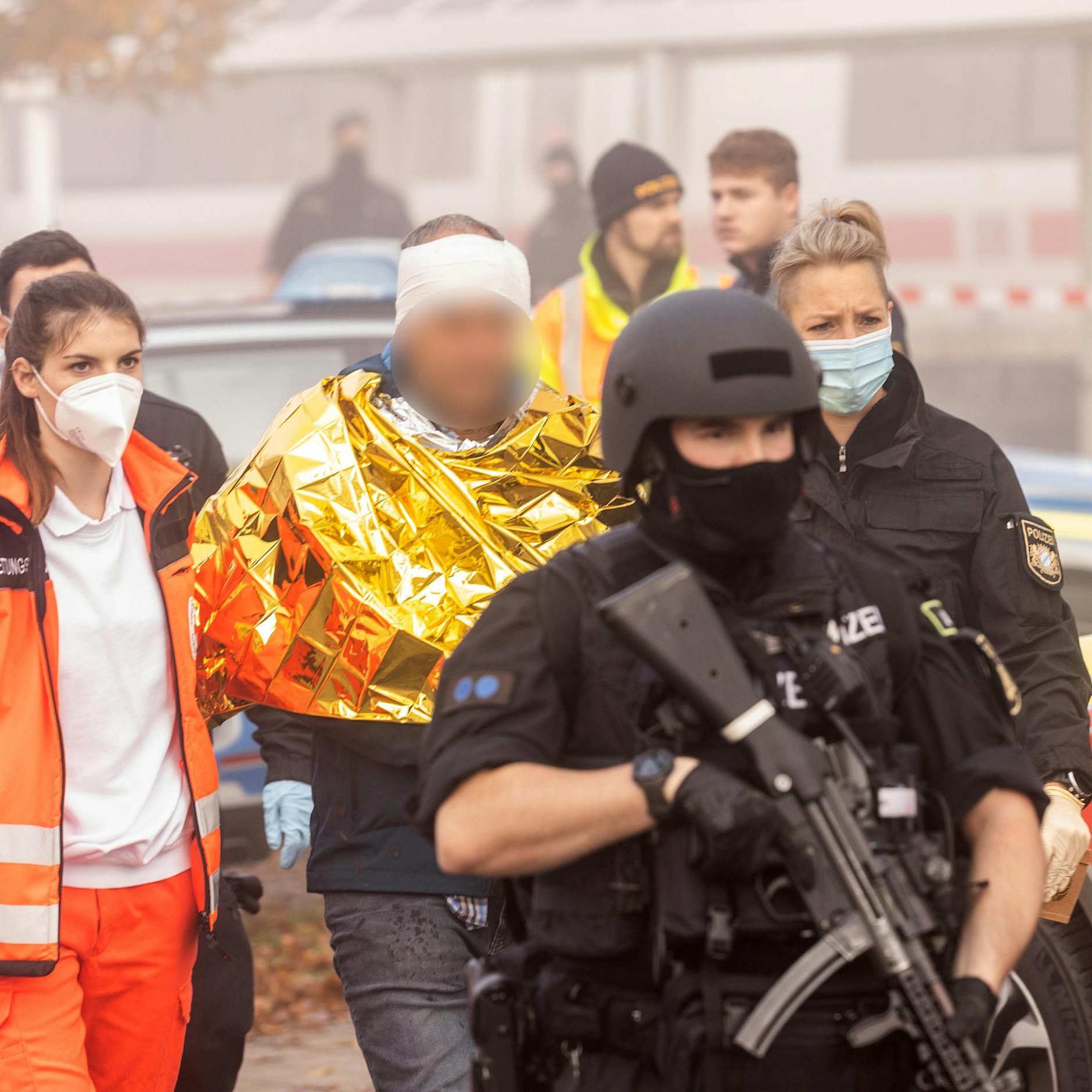 Messer-Attacke in ICE: Drei Schwerverletzte, Angreifer gefasst – war es ein Terroranschlag?